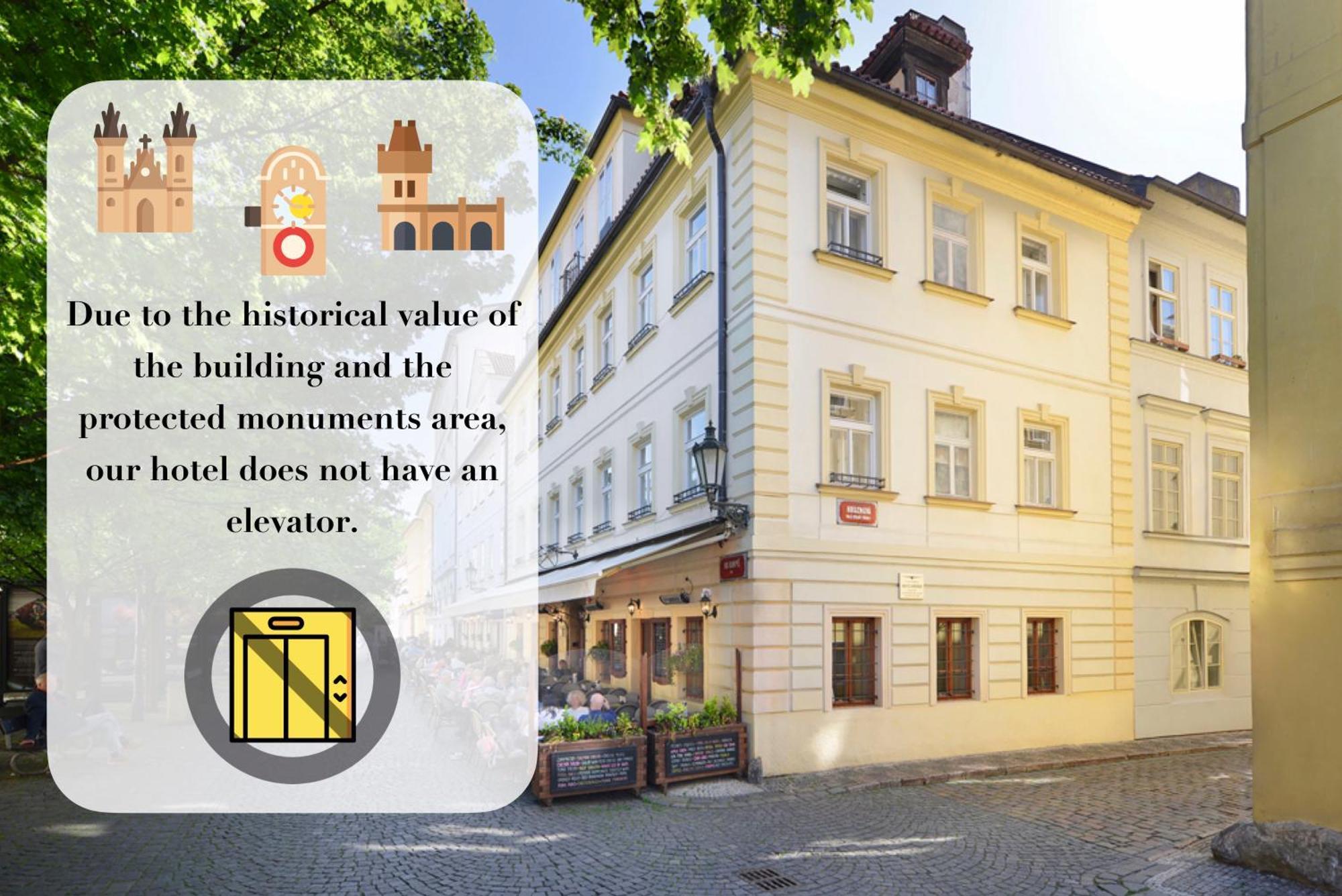 Hotel At The Golden Scissors Prag Exterior foto