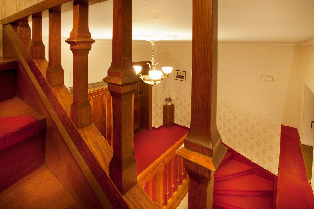 Hotel At The Golden Scissors Prag Exterior foto