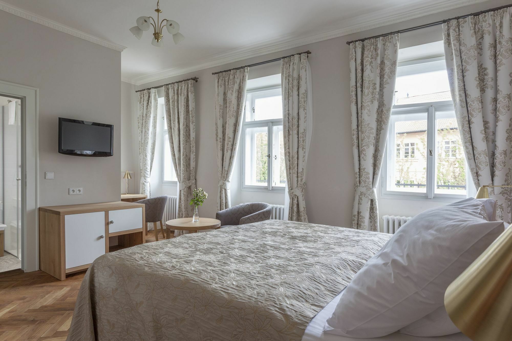 Hotel At The Golden Scissors Prag Exterior foto