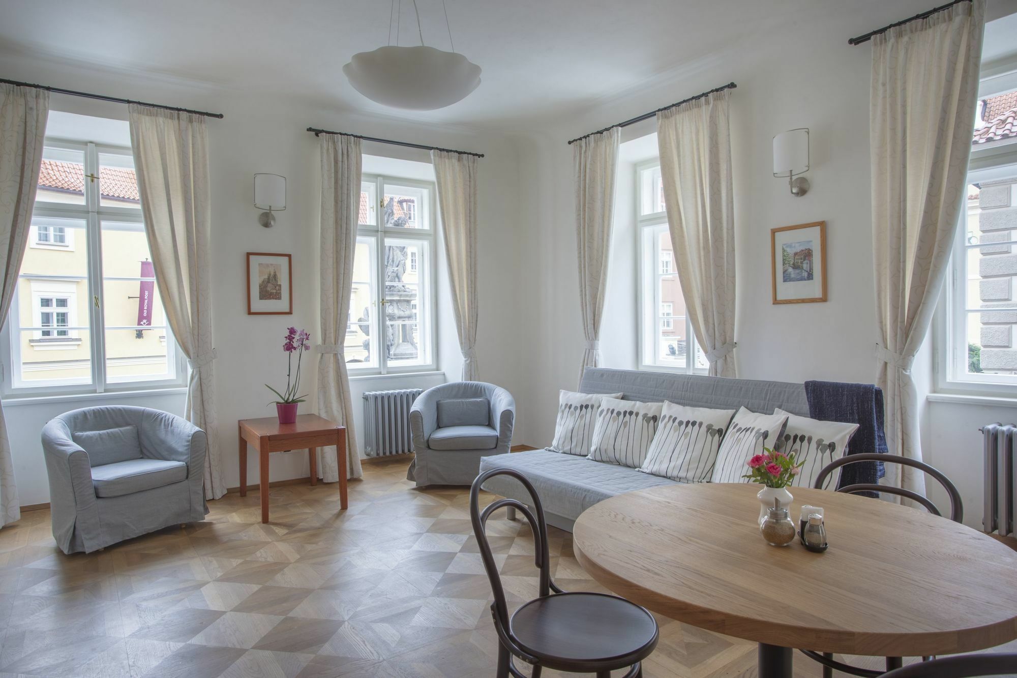Hotel At The Golden Scissors Prag Exterior foto