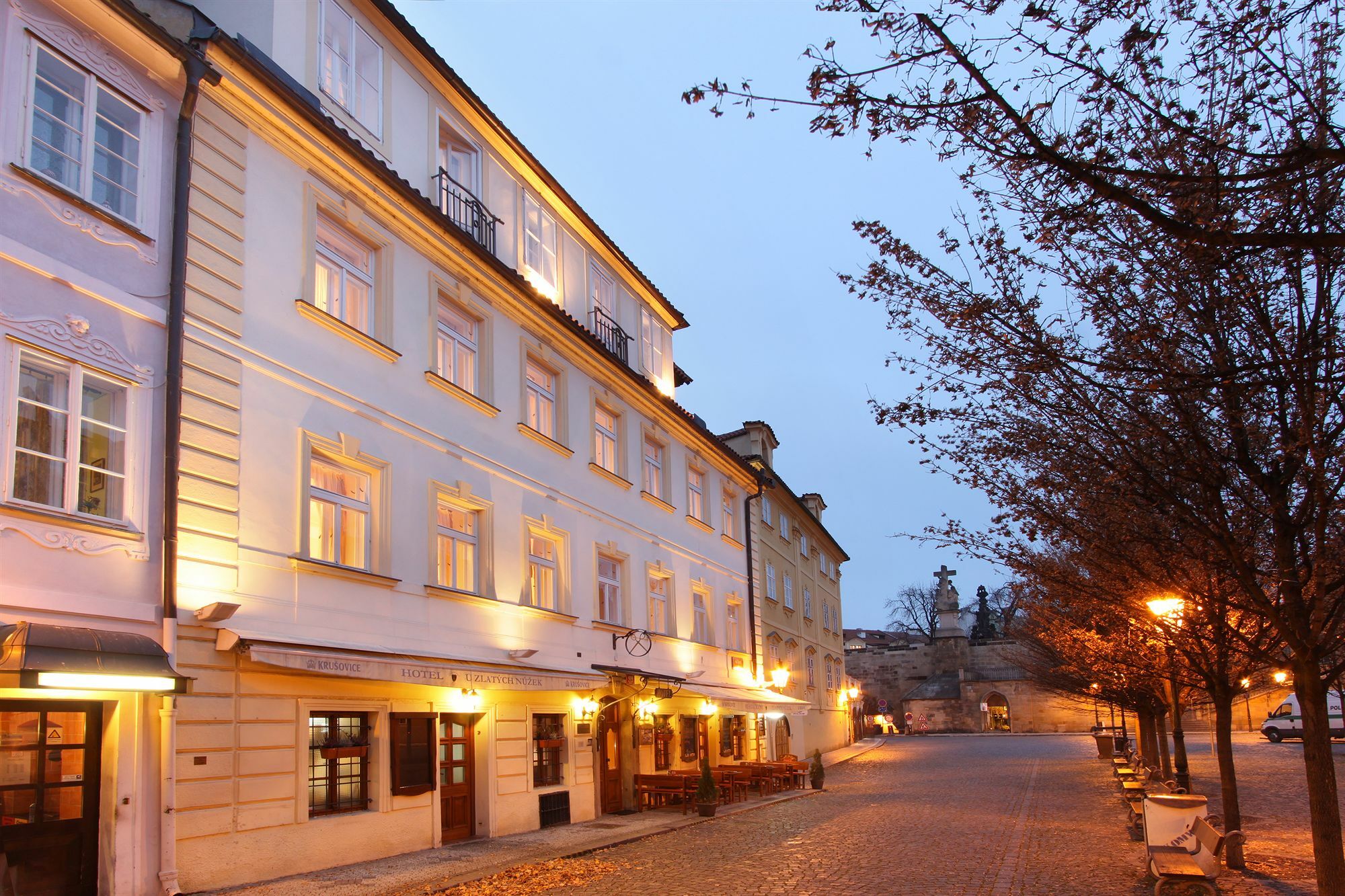 Hotel At The Golden Scissors Prag Exterior foto